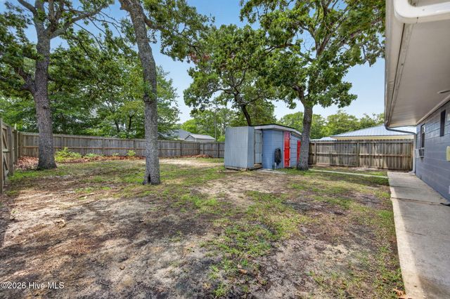 105 NE 3rd Street, Oak Island, NC 28465