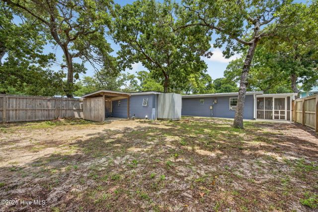 105 NE 3rd Street, Oak Island, NC 28465