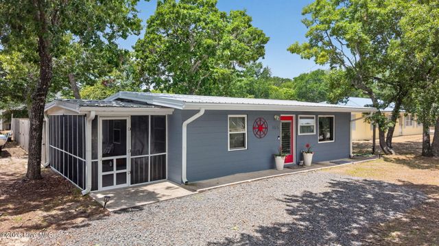 105 NE 3rd Street, Oak Island, NC 28465