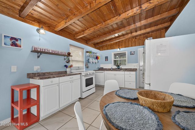 105 NE 3rd Street, Oak Island, NC 28465