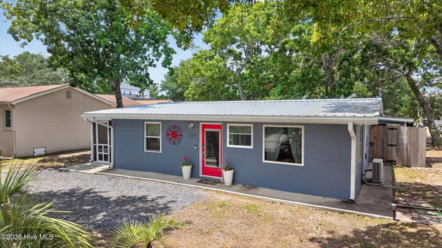 105 NE 3rd Street, Oak Island, NC 28465