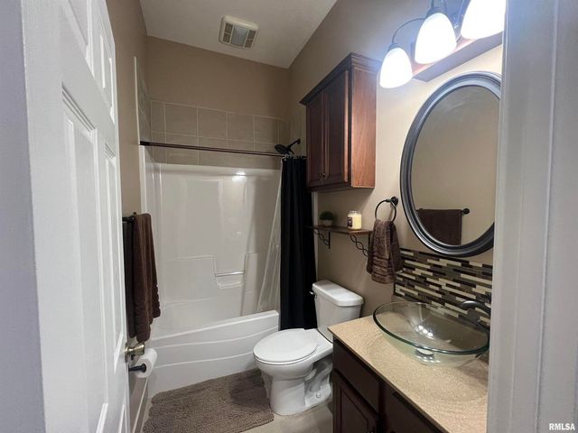 1415 S LAKESHORE Drive S, Goreville, IL 62939