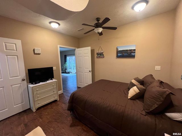 1415 S LAKESHORE Drive S, Goreville, IL 62939