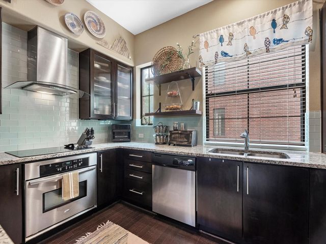 2110 Shearn Street 6, Houston, TX 77007