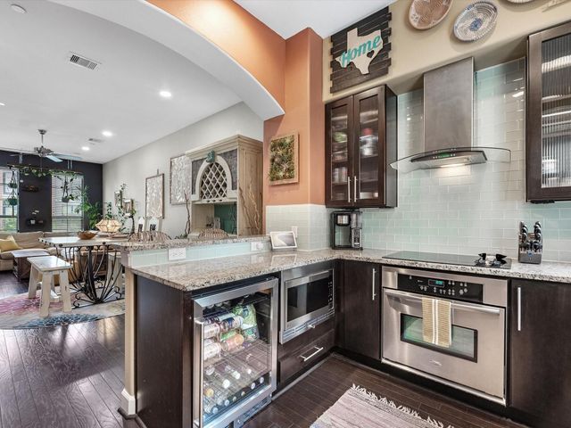 2110 Shearn Street 6, Houston, TX 77007