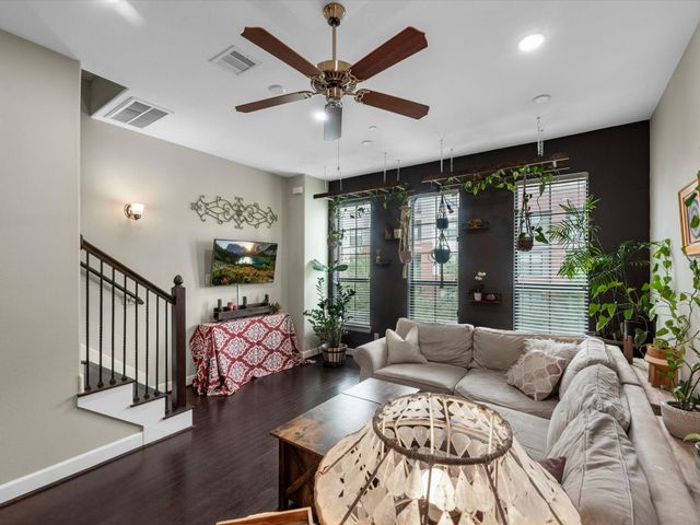 2110 Shearn Street 6, Houston, TX 77007