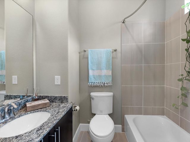 2110 Shearn Street 6, Houston, TX 77007