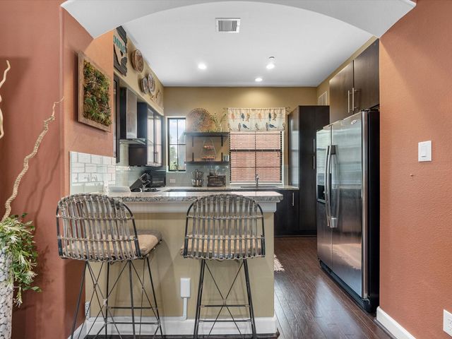 2110 Shearn Street 6, Houston, TX 77007