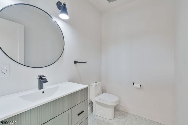 1 Railroad Ave, B5 B5, Avon-by-the-sea Boro, NJ 07717