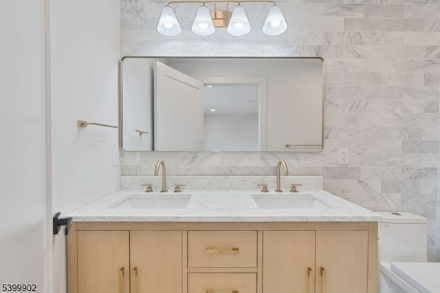 1 Railroad Ave, B5 B5, Avon-by-the-sea Boro, NJ 07717