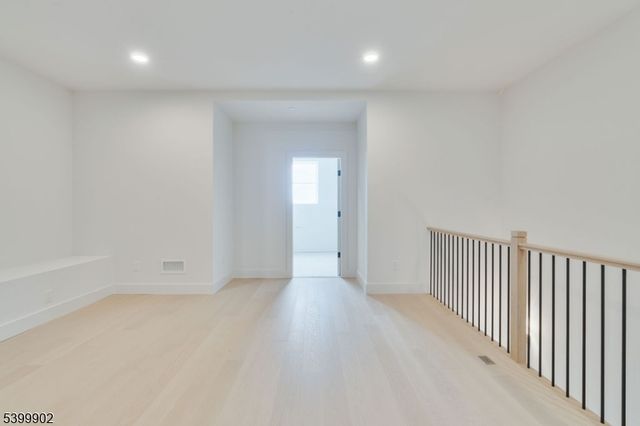 1 Railroad Ave, B5 B5, Avon-by-the-sea Boro, NJ 07717