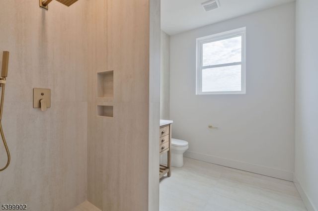 1 Railroad Ave, B5 B5, Avon-by-the-sea Boro, NJ 07717