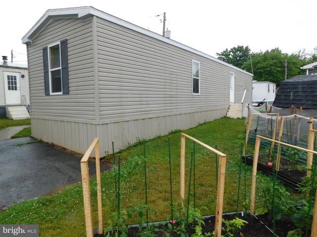 119 MEADOW LN, Lititz, PA 17543