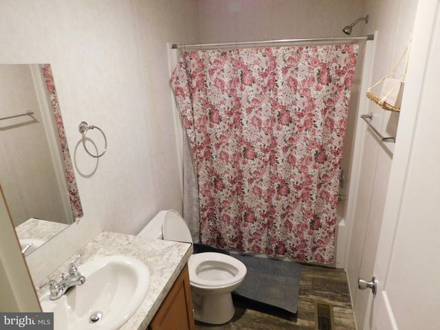 119 MEADOW LN, Lititz, PA 17543
