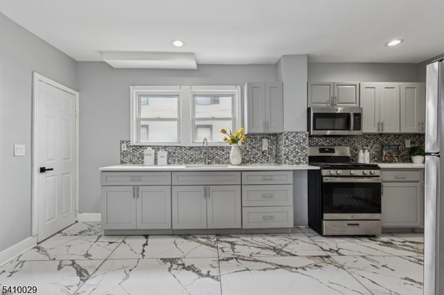 210 Rock Ave, Piscataway Twp., NJ 08854