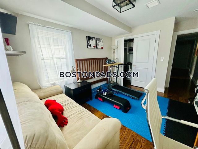 7 Webster 1, Somerville, MA 02145