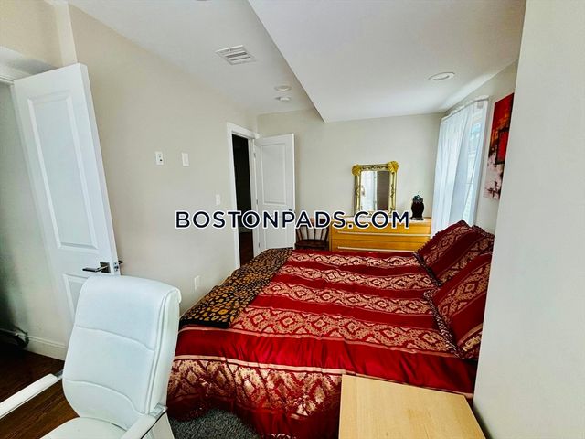 7 Webster 1, Somerville, MA 02145