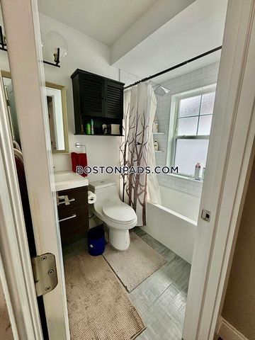 7 Webster 1, Somerville, MA 02145