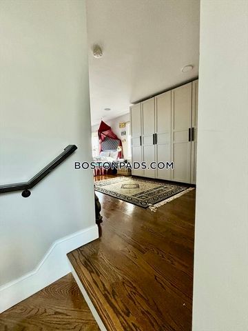 7 Webster 1, Somerville, MA 02145