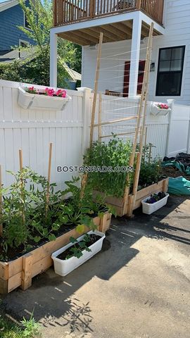 7 Webster 1, Somerville, MA 02145