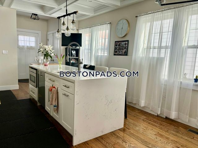 7 Webster 1, Somerville, MA 02145