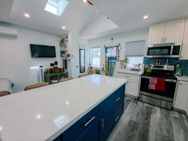 3080 Ivy St., San Diego, CA 92104