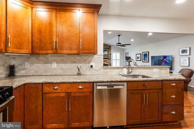 8011 JACKSON RD, Alexandria, VA 22308