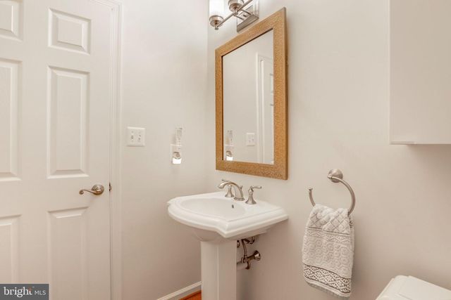 8011 JACKSON RD, Alexandria, VA 22308