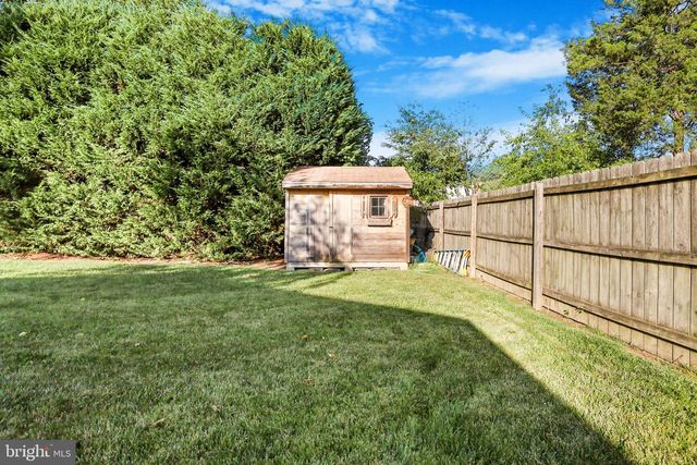 8011 JACKSON RD, Alexandria, VA 22308