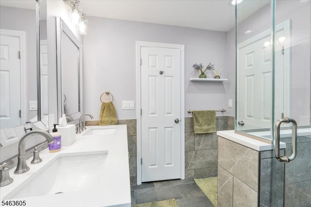 235 5th Ave, Garwood Boro, NJ 07027