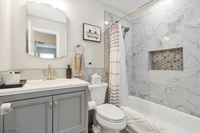 235 5th Ave, Garwood Boro, NJ 07027