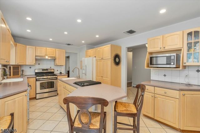 235 5th Ave, Garwood Boro, NJ 07027
