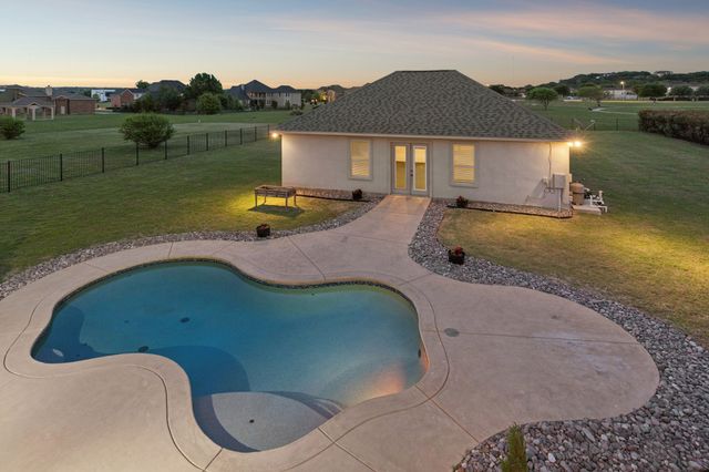2112 Becky Lane, Cedar Hill, TX 75104