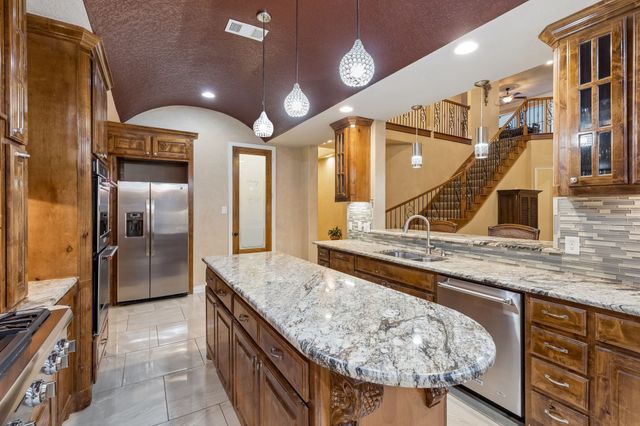 2112 Becky Lane, Cedar Hill, TX 75104
