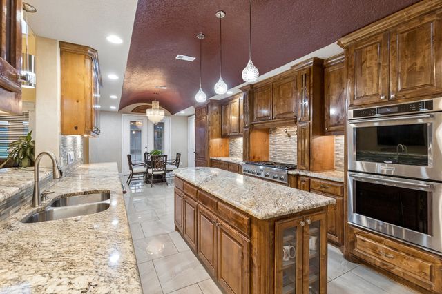 2112 Becky Lane, Cedar Hill, TX 75104