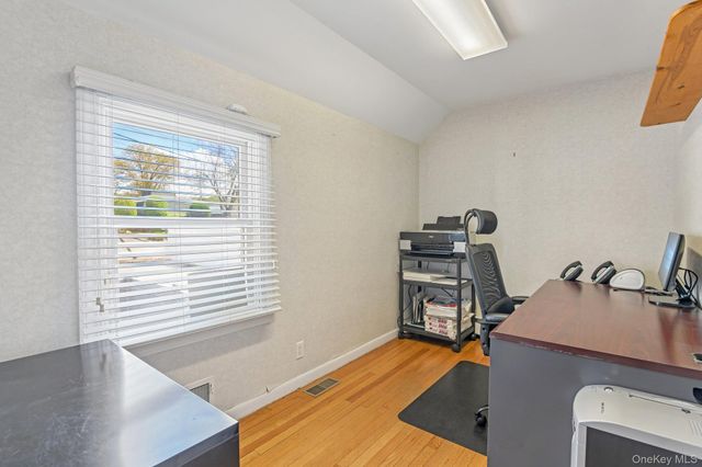 1 Huntington Bay Road, Huntington, NY 11743