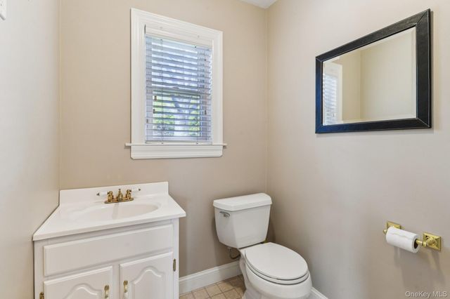 1 Huntington Bay Road, Huntington, NY 11743