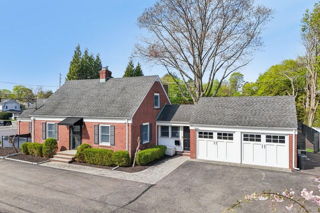 1 Huntington Bay Road, Huntington, NY 11743