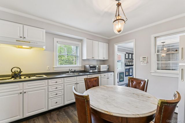 1 Huntington Bay Road, Huntington, NY 11743