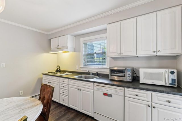 1 Huntington Bay Road, Huntington, NY 11743