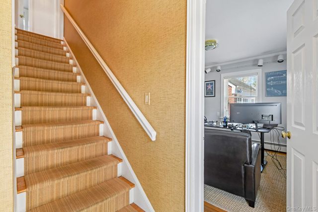 1 Huntington Bay Road, Huntington, NY 11743