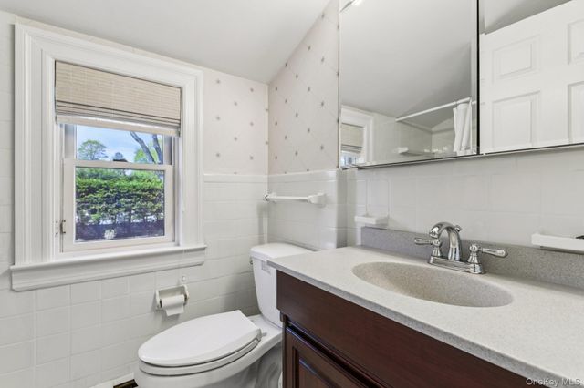 1 Huntington Bay Road, Huntington, NY 11743