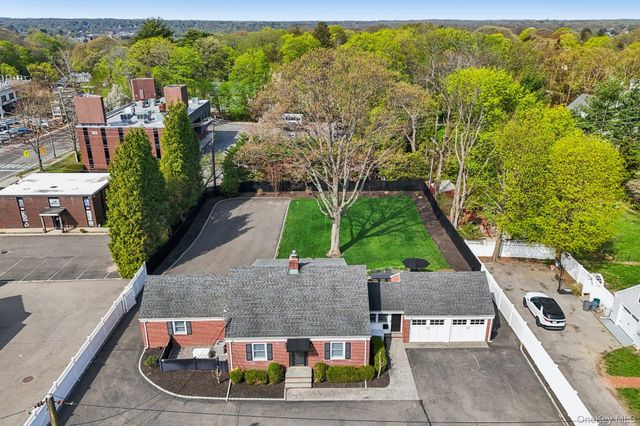 1 Huntington Bay Road, Huntington, NY 11743