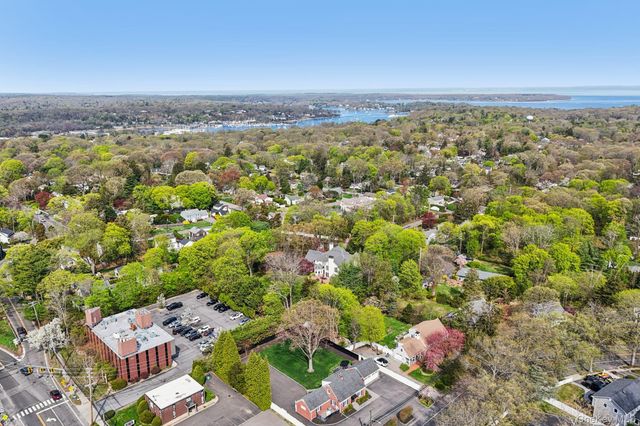 1 Huntington Bay Road, Huntington, NY 11743