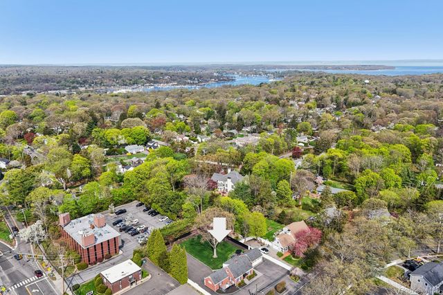 1 Huntington Bay Road, Huntington, NY 11743