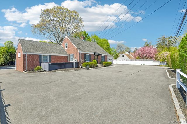 1 Huntington Bay Road, Huntington, NY 11743