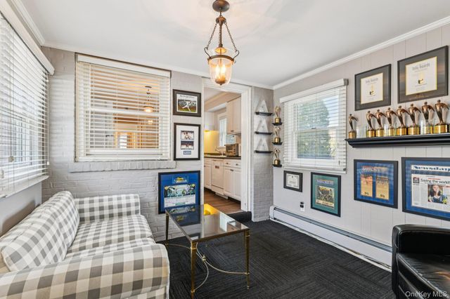 1 Huntington Bay Road, Huntington, NY 11743