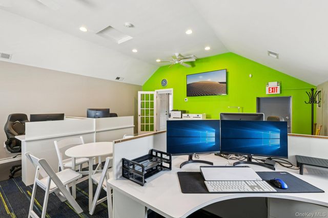 1 Huntington Bay Road, Huntington, NY 11743