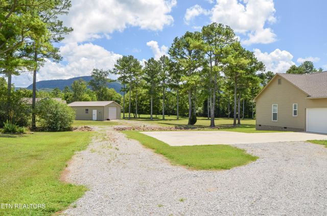 241 Terry Rd, Pikeville, TN 37367