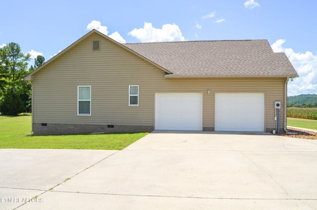 241 Terry Rd, Pikeville, TN 37367